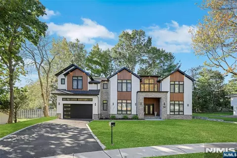 Exterior - 260 Virginia Ct, Paramus, NJ 07652 photo 2 of 5