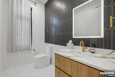 Bath - 260 Virginia Ct, Paramus, NJ 07652 photo 1 of 9