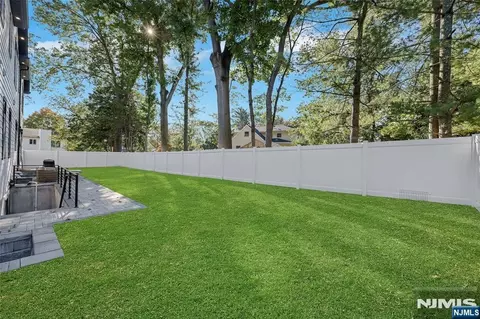 Exterior - 260 Virginia Ct, Paramus, NJ 07652 photo 4 of 5