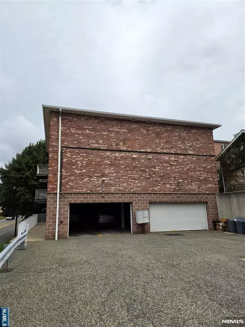 118 Bergen Blvd #2B, Palisades Park, NJ 07650