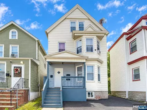 32 Cummings St, Irvington, NJ 07111