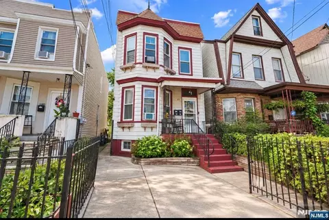 25 Gautier Ave, Jersey City, NJ 07306