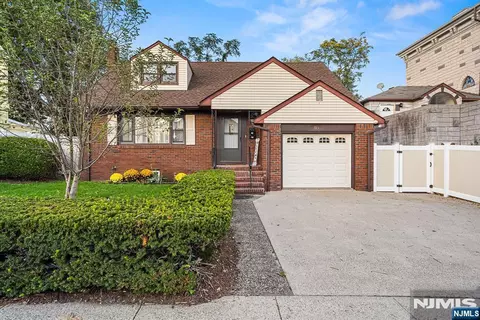 113 Carlisle Ave, Paterson, NJ 07501