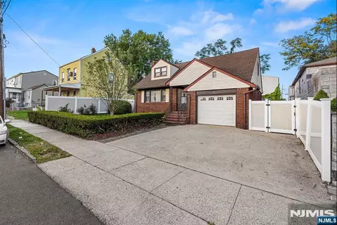 113 Carlisle Ave, Paterson, NJ 07501