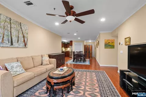 135 38th #505, Union City, NJ 07087