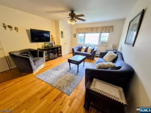 Living - 1261 Valley Rd # A, Wayne, NJ 07470 photo 2 of 3