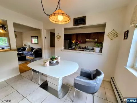 Dining - 1261 Valley Rd # A, Wayne, NJ 07470 photo 2 of 2