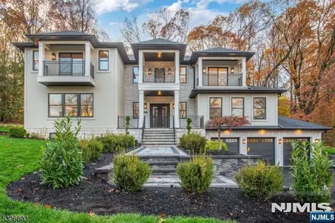 24 Cliffside Dr, Livingston, NJ 07039