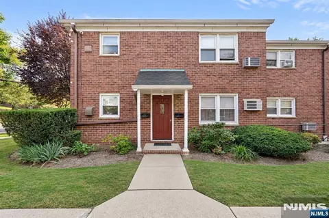 729 Broad Ave #1, Ridgefield, NJ 07657