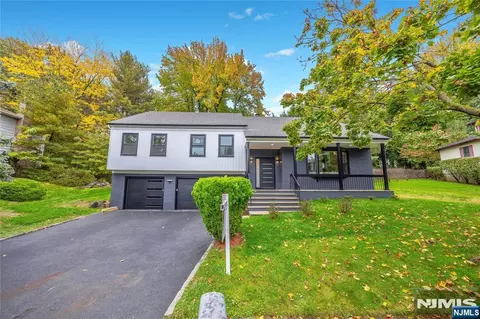405 Pine Hill Rd, Leonia, NJ 07605