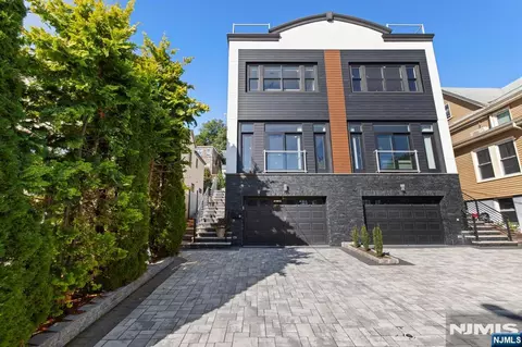 50 Myrtle Ave #A, Edgewater, NJ 07020