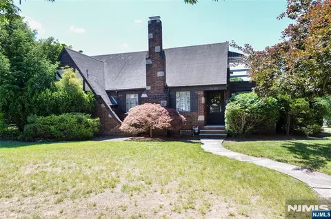 15-06 Morlot Ave, Fair Lawn, NJ 07410