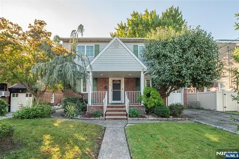 126 Hillman Dr, Elmwood Park, NJ 07407