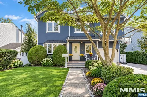 123 Sussex Rd, Bergenfield, NJ 07621