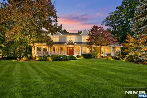 29 Appert Ter, Mahwah, NJ 07430