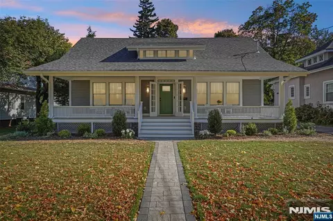 23 Bradford St, Glen Rock, NJ 07452