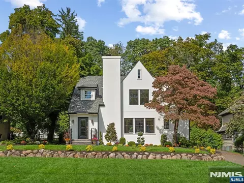 182 Gramercy Pl, Glen Rock, NJ 07452