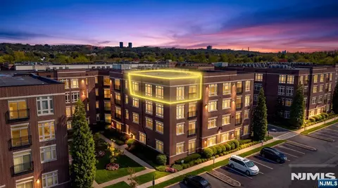 4410 Riverview Ave #410, Englewood, NJ 07631