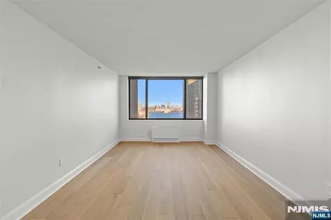 45 River Dr #1915, Jersey City, NJ 07310