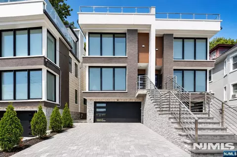 506 Undercliff Ave, Edgewater, NJ 07020