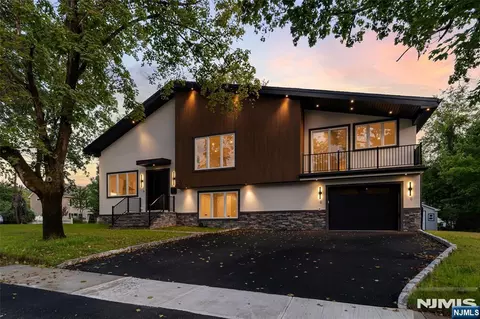 62 Asmus Rd, Closter, NJ 07624