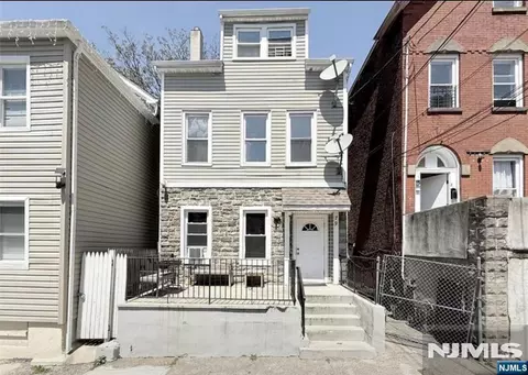 79 Godwin Ave, Paterson, NJ 07501