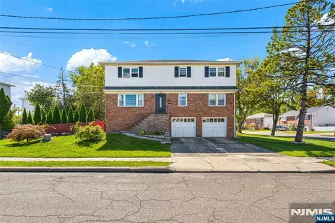 25 Sievers Ln, South Hackensack, NJ 07606