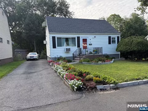 334 4th Ave, Hawthorne, NJ 07506