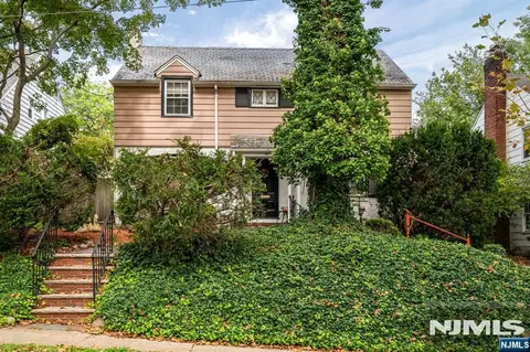 Exterior - 81 Grayson Pl, Teaneck, NJ 07666 photo 2 of 5