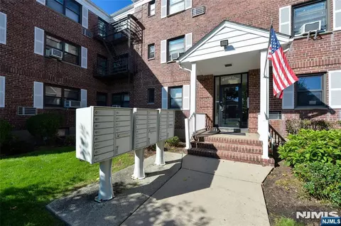 241 Main St #3H, Bergenfield, NJ 07621