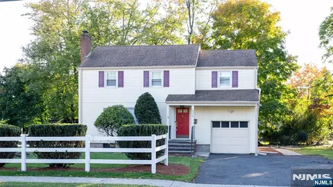 225 Hillside Ave, Allendale, NJ 07401