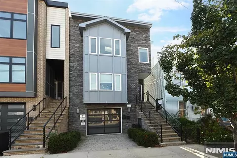 103 Thorne St #2, Jersey City, NJ 07307