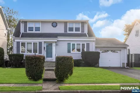 23 Schlosser Dr, Rochelle Park, NJ 07662