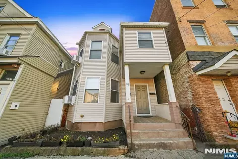 112 4th Ave, Paterson, NJ 07524