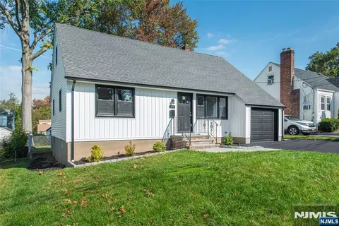 167 Pleasant Ave, Bergenfield, NJ 07621
