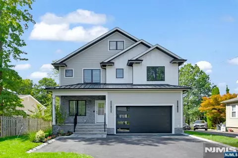 94 E Cedar St, Livingston, NJ 07039