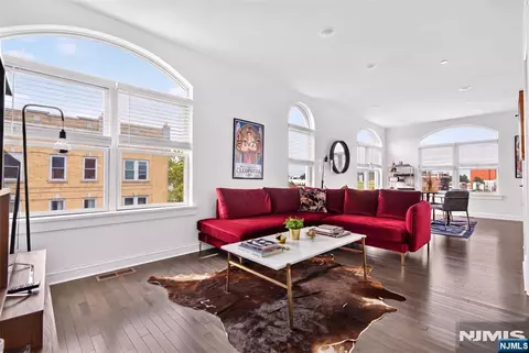 974 Summit #401-1, Jersey City, NJ 07307