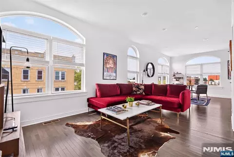 974 Summit #401-1, Jersey City, NJ 07307