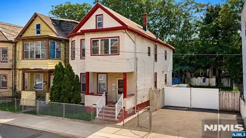 33 Vreeland Ave, Passaic, NJ 07055