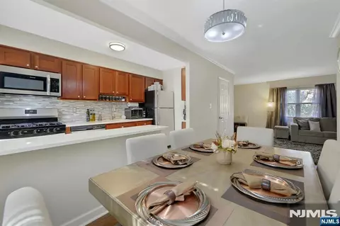 Dining - 241 Johnson Ave #N4, Hackensack, NJ 07601 photo 3 of 4