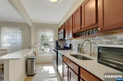 Kitchen - 241 Johnson Ave #N4, Hackensack, NJ 07601 photo 2 of 4