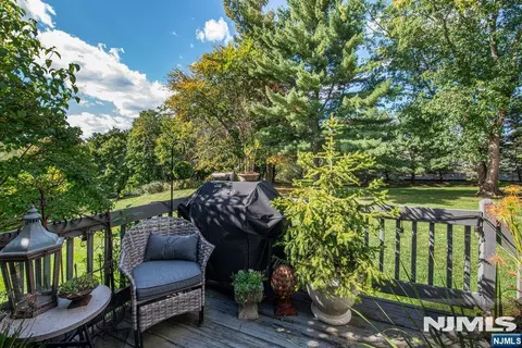 Exterior - 32 Bowfell Ct, Wayne, NJ 07470 photo 2 of 4