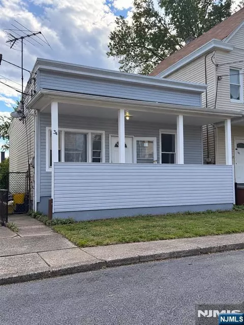 34 8th Ave, Paterson, NJ 07524