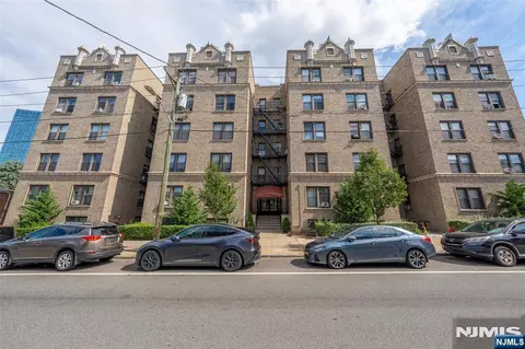 2700 John F Kennedy Blvd #102, Jersey City, NJ 07306