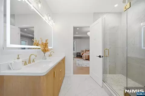 Bath - 38 Willow St, Millburn, NJ 07041 photo 3 of 3