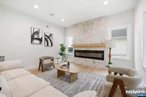 Living - 38 Willow St, Millburn, NJ 07041 photo 1 of 2