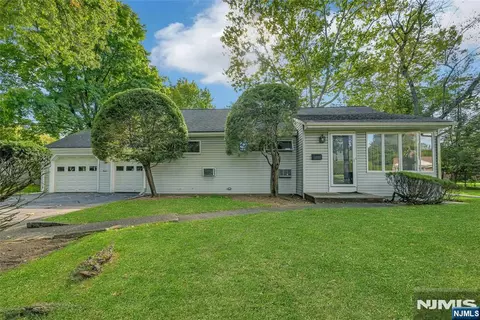 12 Pitcairn Ave, Ho Ho Kus, NJ 07423