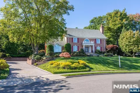 45 Cheryl Hills Dr, Hawthorne, NJ 07506