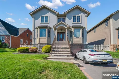 266 Valley Rd, Clifton, NJ 07013