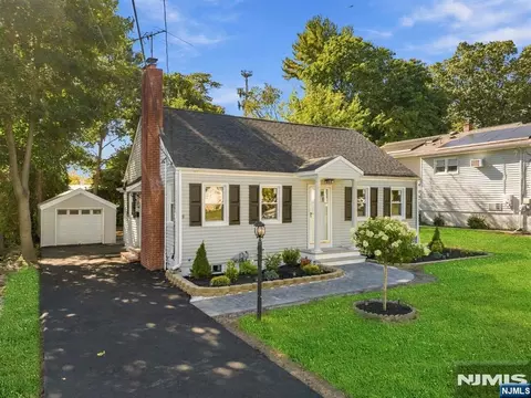 34 Union St, Hawthorne, NJ 07506